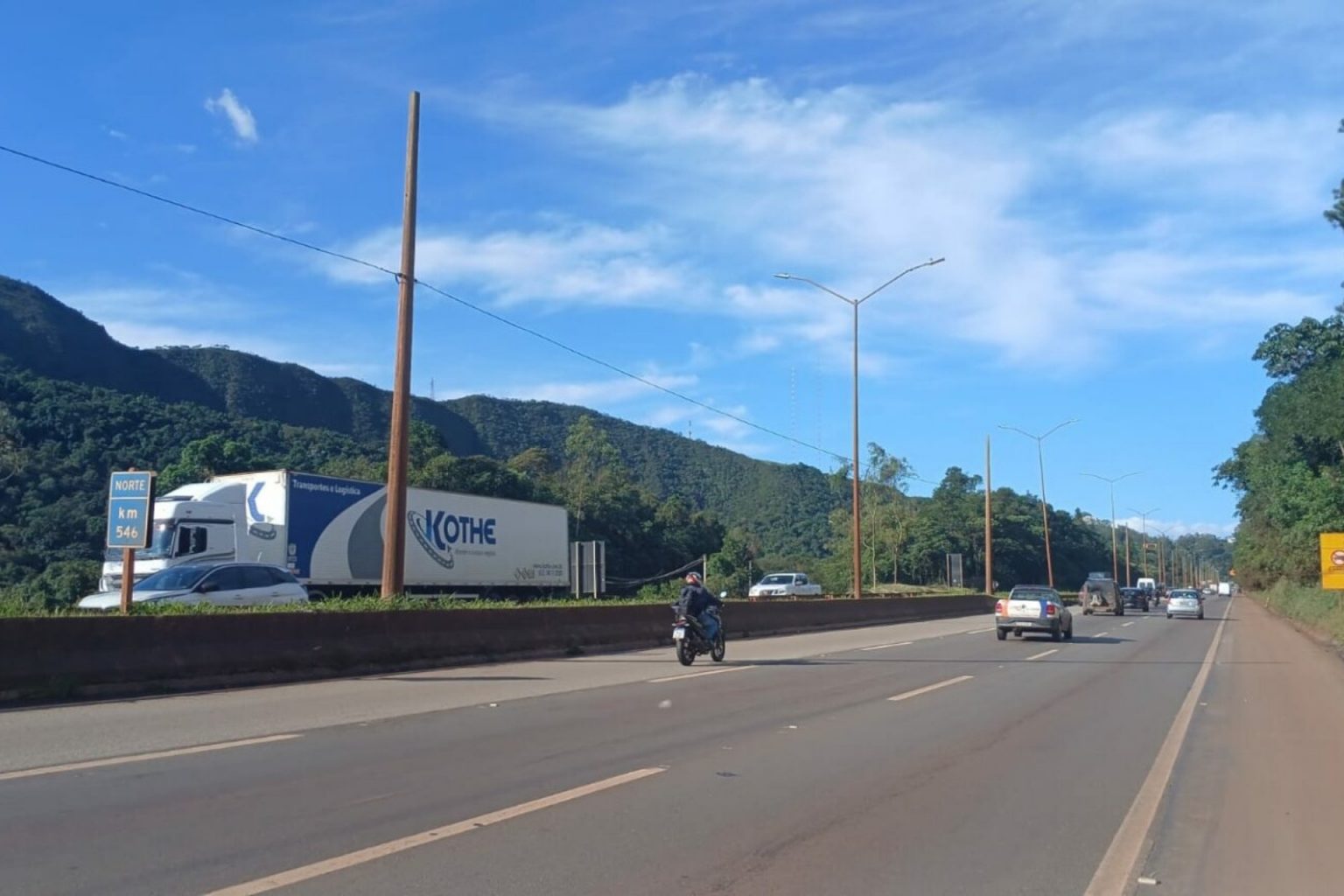 Trecho da BR-040 em MG terá trânsito no sistema “pare e siga” por uma semana para instalação de sensores Trecho da BR-040 em MG terá trânsito no sistema "pare e siga" por uma semana para instalação de sensores