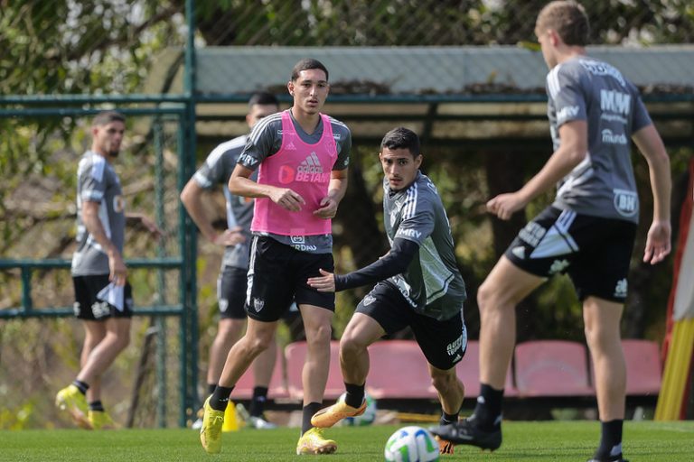 Atlético encaminha mais uma saída na temporada com empréstimo para o Criciúma