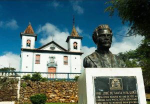 Santa Rita Durão celebra 307 anos com programação especial e shows gratuitos Santa Rita Durão celebra 307 anos com programação especial e shows gratuitos