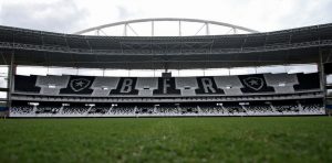 Polêmica sobre gramados sintéticos no futebol brasileiro Polêmica sobre gramados sintéticos no futebol brasileiro
