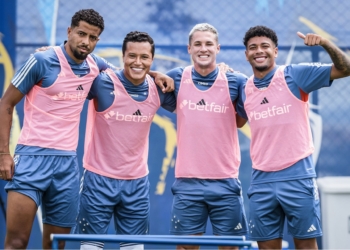 Zagueiro do Cruzeiro passa por cirurgia no joelho e desfalcará time por toda temporada