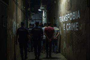 Mulher trans é espancada em Mariana e três dos agressores são presos Mulher trans é espancada em Mariana e três dos agressores são presos
