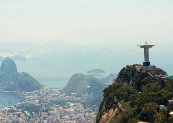 Designers cariocas podem vencer R$ 80 mil em concurso para carca do Rio Capital Mundial do Livro 2025