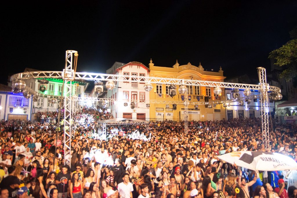 Carnaval Diamantina 2025 movimenta a cidade com tradição e diversidade