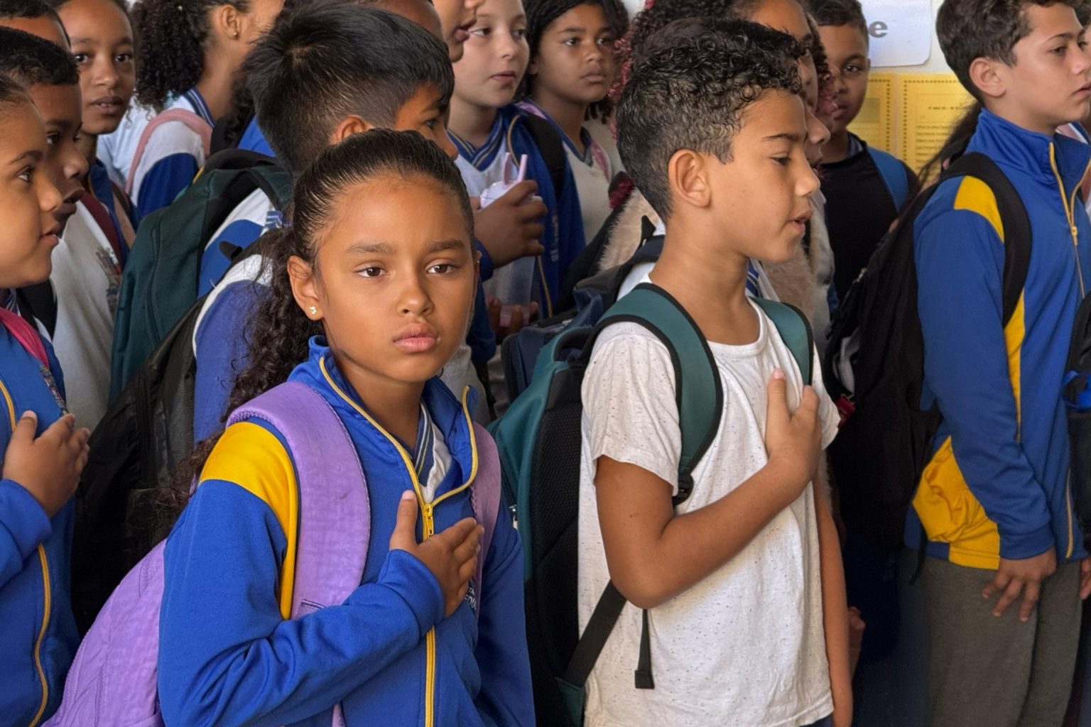 Escolas municipais de Mariana adotam momento cívico na rotina escolar Escolas municipais de Mariana adotam momento cívico na rotina escolar