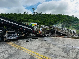 Defesa de motorista questiona exame toxicológico e apresenta novo laudo no caso da tragédia na BR-116 que matou 41 pessoas