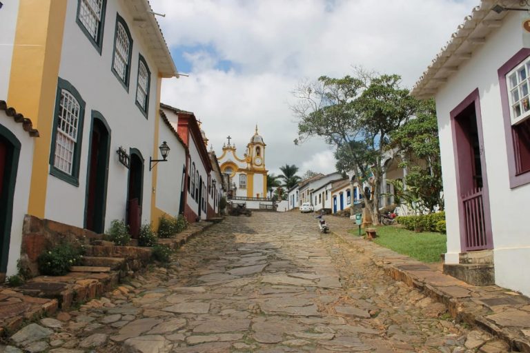 Cursos gratuitos do MTur e Senac oferecem 1.630 vagas para qualificação no setor de Turismo
