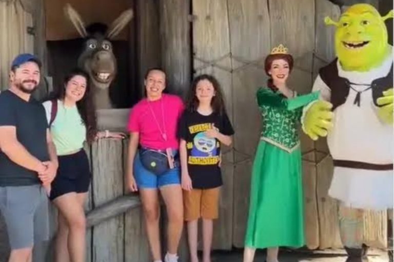 Burro de ‘Shrek’ causa polêmica ao brincar com turistas brasileiros sobre Curitiba: ‘Tem muitos burros lá’