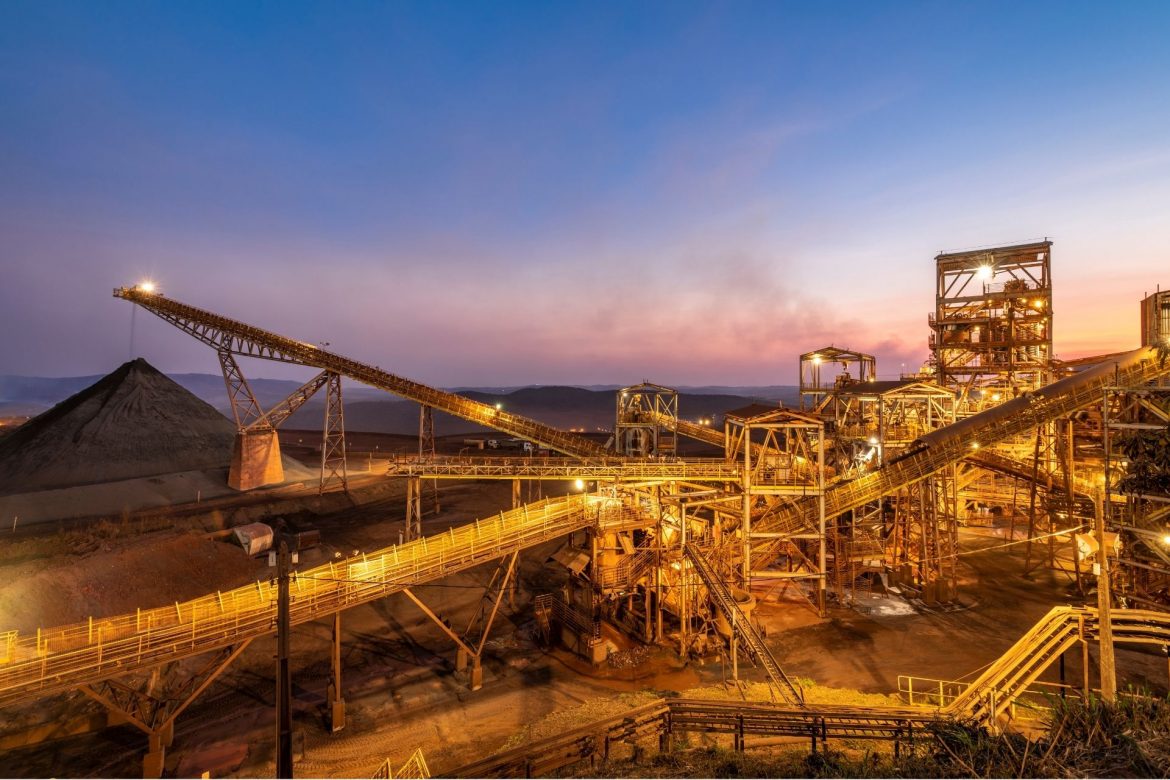 ArcelorMittal oferece 150 novas vagas de emprego para atender à expansão da Mina Serra Azul, em Minas Gerais