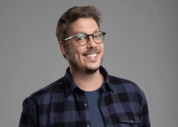 Fábio Porchat apresenta turnê de despedida em Itabirito com o espetáculo Histórias do Porchat