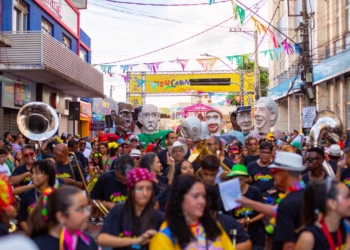 Carnaval 2025: dos distritos ao Centro Histórico, tradição do Carnaval é revivida em Itabirito e conquista foliões 