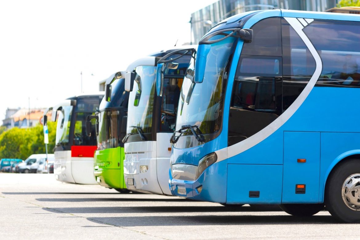 Você sabe qual é o plural de ‘ônibus’?