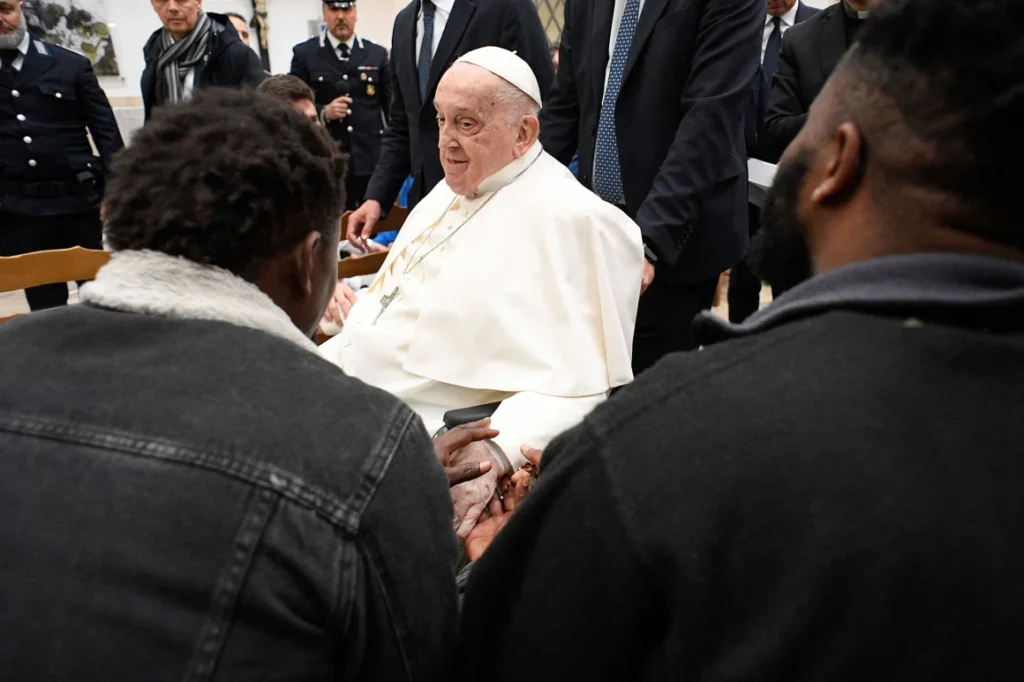 Papa Francisco não aparece em procissão anual da Sexta-feira Santa em Roma Papa Francisco não aparece em procissão anual da Sexta-feira Santa em Roma