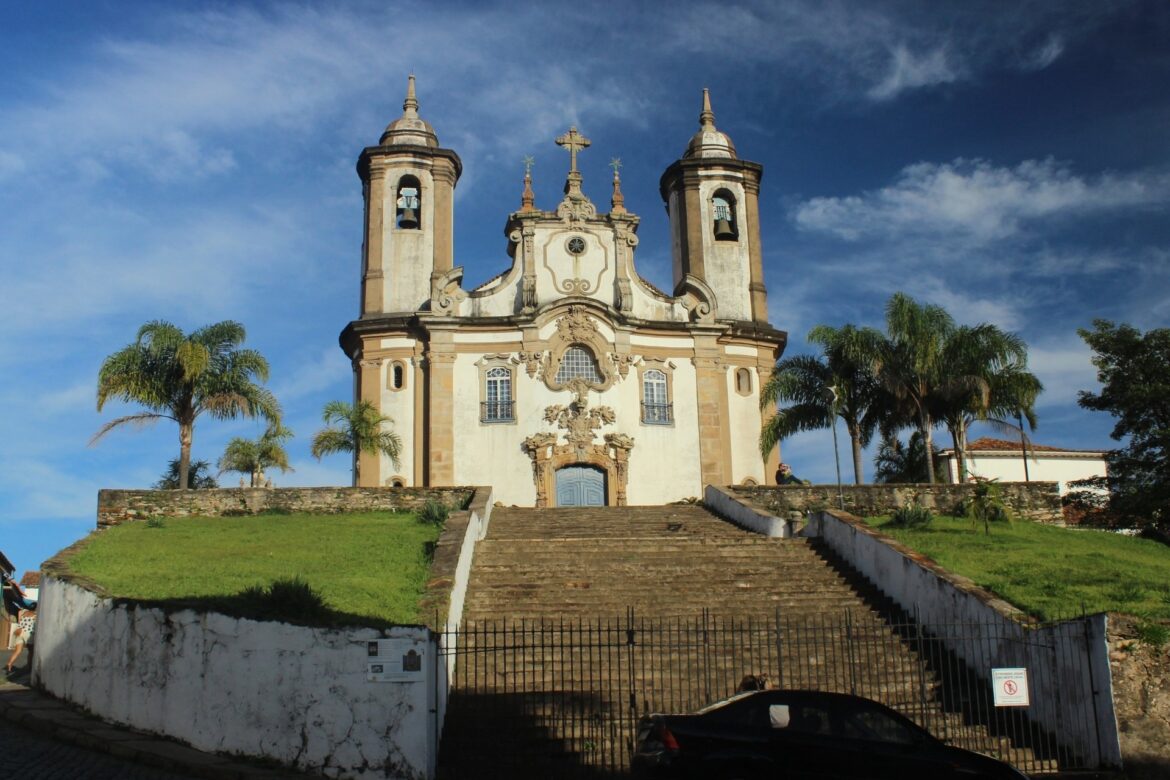 Mais de 700 vagas são abertas em MG no curso gratuito de capacitação na área turística