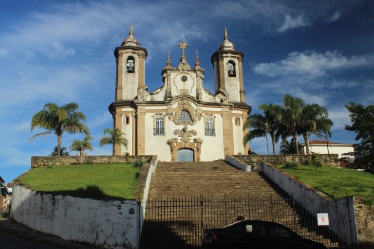Mais de 700 vagas são abertas em MG no curso gratuito de capacitação na área turística