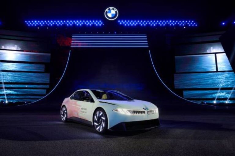 BMW vai integrar inteligência artificial da DeepSeek nos carros lançados na China em 2025