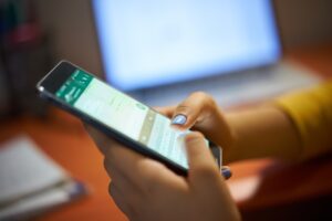 Nova atualização do WhatsApp limita compartilhamento de conteúdo em conversas Nova atualização do WhatsApp limita compartilhamento de conteúdo em conversas