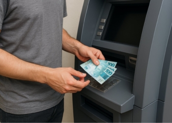 Caixa paga mais de R$ 4,5 bilhões aos trabalhadores nascidos em março e abril