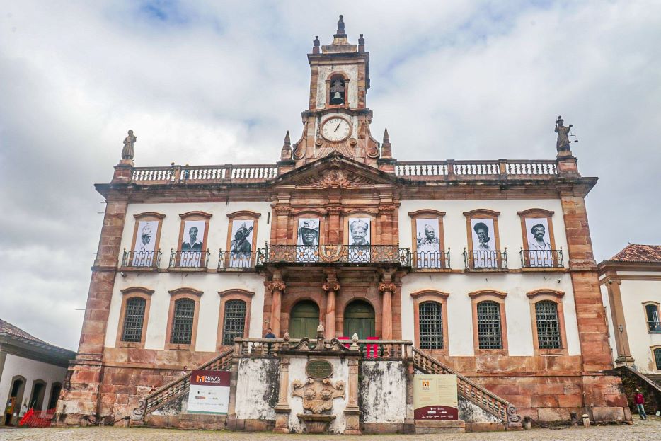 Personalidades da Cultura Negra em destaque nas janelas do Museu da Inconfidência Personalidades da Cultura Negra em destaque nas janelas do Museu da Inconfidência