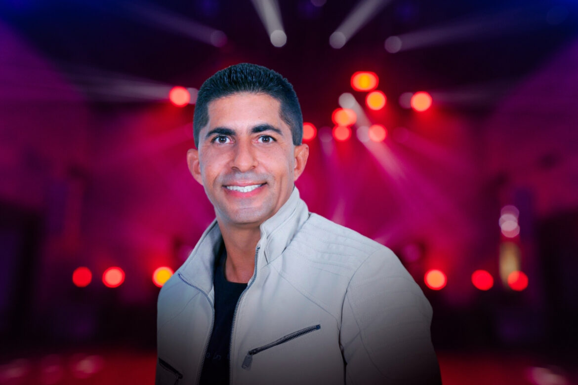 ExpoOuro começa nesta quinta com show de Dimas e Seus Teclados no feriado do Trabalhador