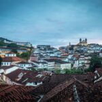 Entre neblinas e ladeiras, Ouro Preto ainda encanta quem sabe olhar com afeto