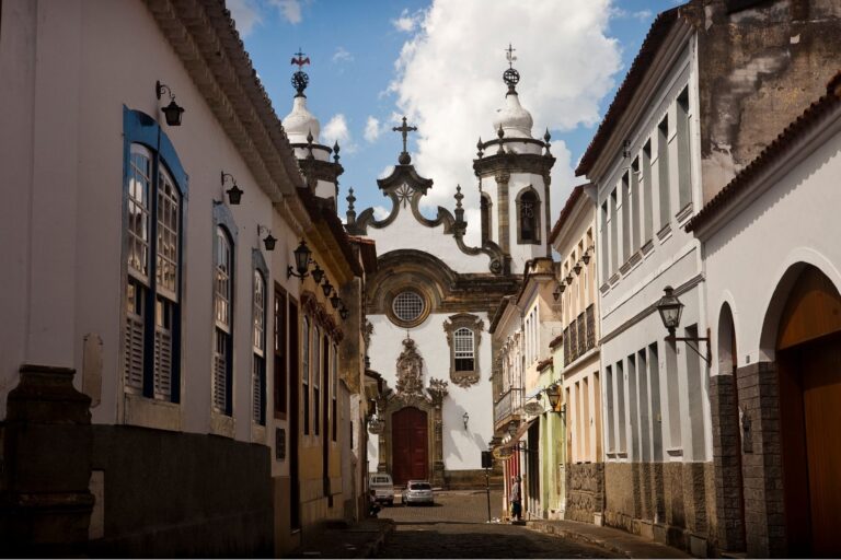 Minas Gerais abre mil vagas para curso gratuito de qualificação em turismo
