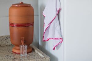 Filtro de barro é considerado o melhor do mundo na purificação da água Filtro de barro é considerado o melhor do mundo na purificação da água