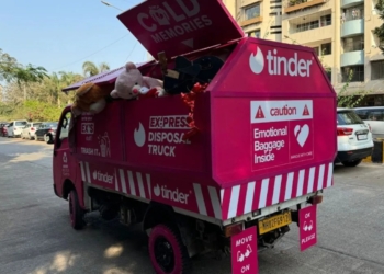 Fim do relacionamento? 'Caminhão de lixo' do Tinder ajuda a jogar fora o que não serve mais