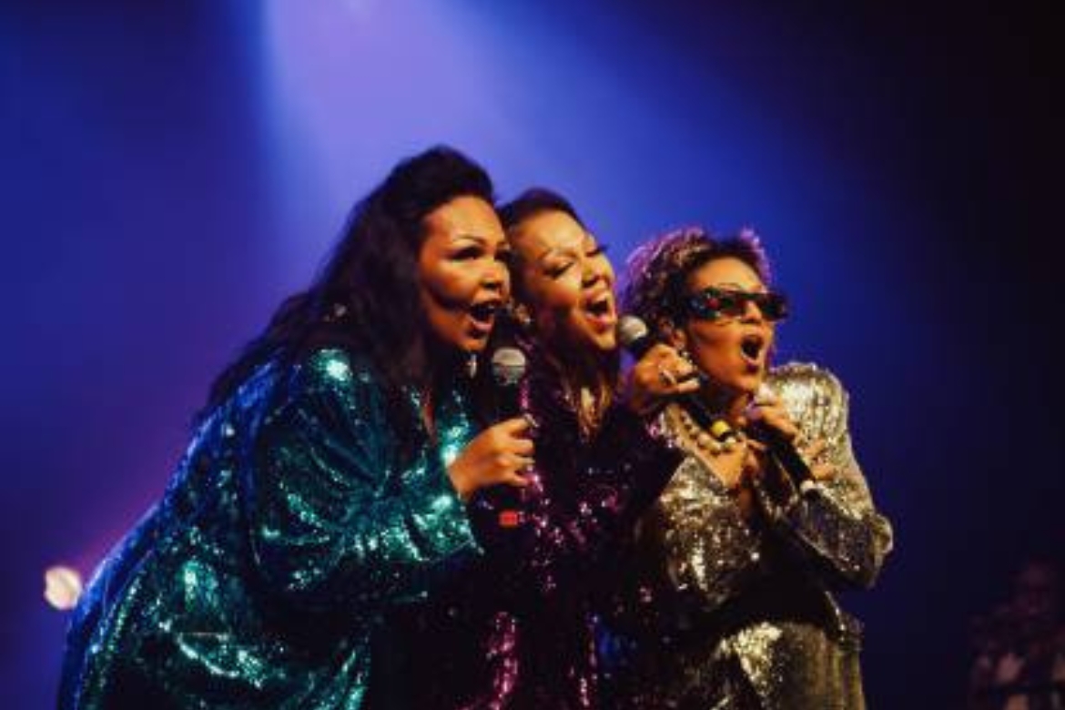Análise: Fat Family emociona o público em show tributo a Tim Maia