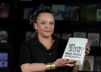 Quem é Ana Maria Gonçalves, escritora mineira que pode se tornar imortal da Academia Brasileira de Letras