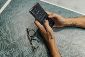 Lei sobre inteligência artificial em debate na Câmara prevê remuneração por direitos autorais