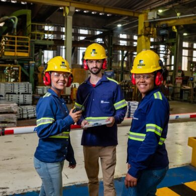 Gerdau abre 60 vagas para operadores em 18 cidades brasileiras com inscrições até 27 de junho