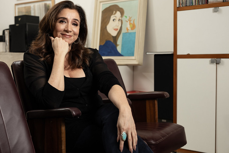 Marisa Orth é homenageada na 20ª CineOP, que celebra o humor das mulheres no cinema