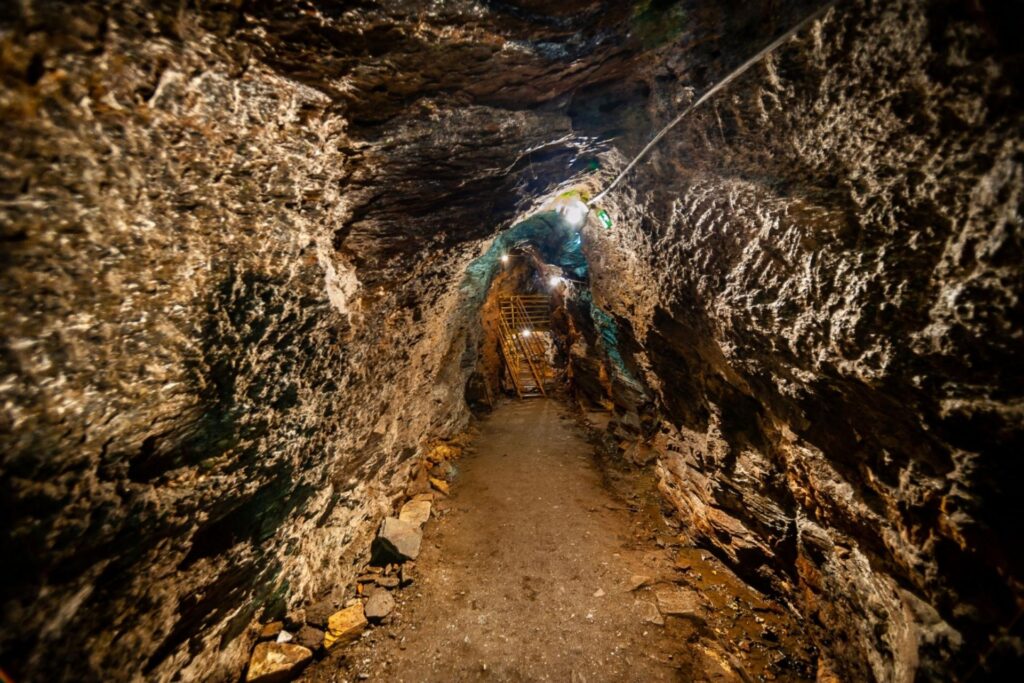 Antigas minas de ouro em Ouro Preto: turismo, história e cultura Ouro Preto: tesouros subterrâneos contam a história do Brasil colonial