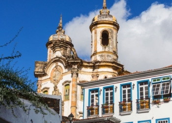 Frio marca a quarta-feira em Ouro Preto com possibilidade de chuva fraca e alerta do INMET