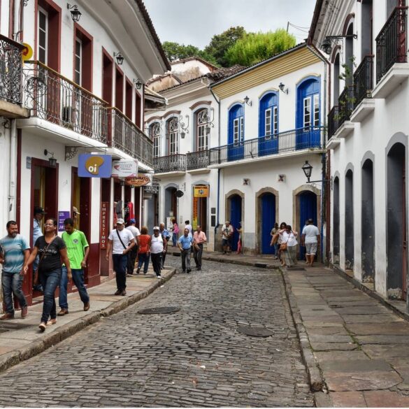 Quinta-feira será de sol entre nuvens em Ouro Preto, com mínima de 10 °C e qualidade do ar ruim