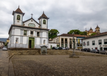 Praça da Sé, em Mariana, preserva memória histórica e religiosa de Minas Gerais