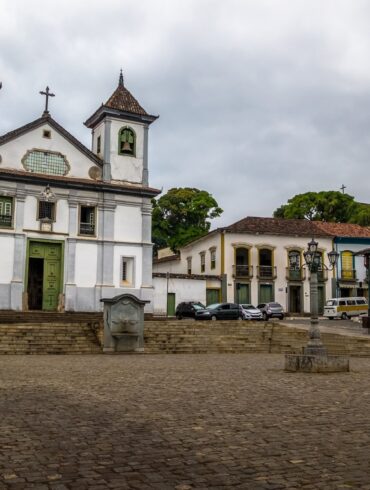 Praça da Sé, em Mariana, preserva memória histórica e religiosa de Minas Gerais