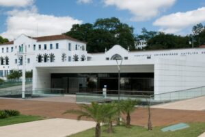 PUC Minas oferece bolsas de até 100% para licenciaturas no segundo semestre de 2025 PUC Minas oferece bolsas de até 100% para licenciaturas no segundo semestre de 2025