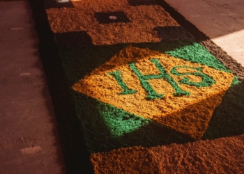 Corpus Christi: entenda a celebração religiosa e os símbolos que marcam a data no Brasil