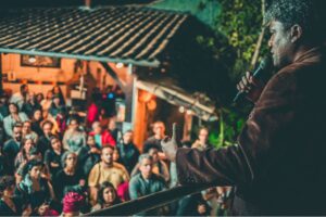 Inscrições abertas para o curso gratuito de Turismo com Perspectiva Afrocentrada Inscrições abertas para o curso gratuito de Turismo com Perspectiva Afrocentrada