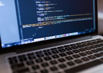 IFMG de Ouro Preto abre 90 vagas para curso de programação com auxílio financeiro