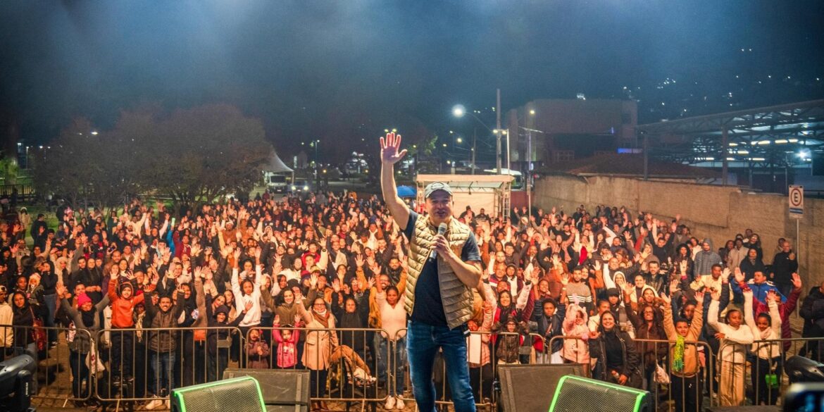 Marcha para Jesus reúne fiéis em Itabirito com show de Davi Sacer
