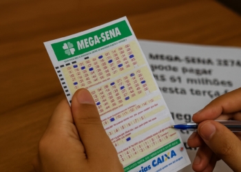 Mega-Sena 2874 pode pagar R$ 61 milhões nesta terça-feira; confira o resultado