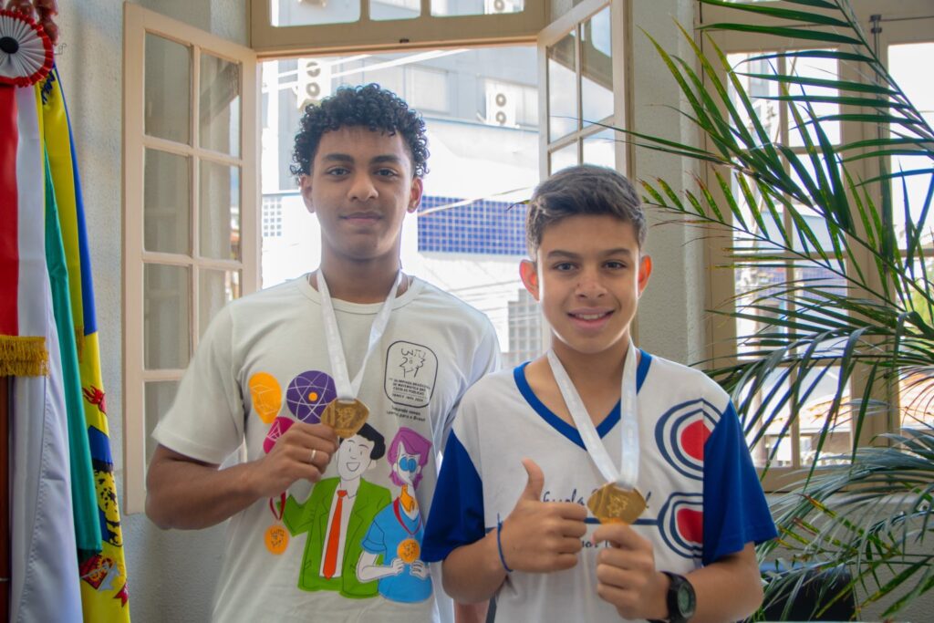 Estudantes da rede pública de Itabirito conquistam oito medalhas na Olimpíada de Matemática, incluindo dois ouros Estudantes da rede pública de Itabirito conquistam oito medalhas na Olimpíada de Matemática, incluindo dois ouros