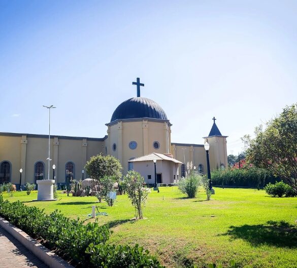 Conheça a cidade mineira que abriga o maior santuário do mundo dedicado à Santa Rita de Cássia