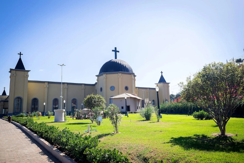 Conheça a cidade mineira que abriga o maior santuário do mundo dedicado à Santa Rita de Cássia