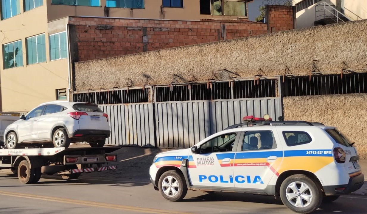 Polícia Militar recupera veículo roubado de BH em Itabirito e prende homem por receptação