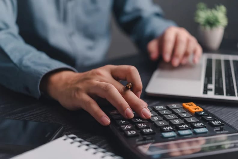 Santander oferece 3 mil bolsas on-line para certificações financeiras gratuitas em CPA-10, CPA-20 e CEA