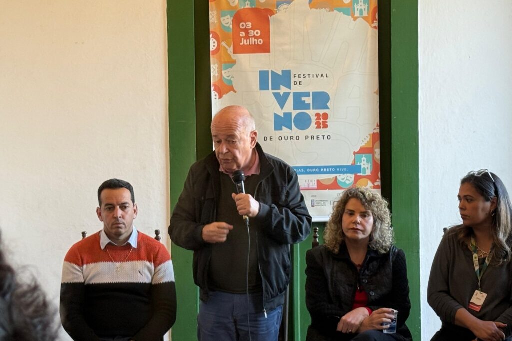 Prefeito de Ouro Preto critica interdição da Praça Tiradentes para shows: “população tem relação afetiva” Prefeito de Ouro Preto questiona decisão sobre interdição da Praça Tiradentes para shows: "população tem relação afetiva"